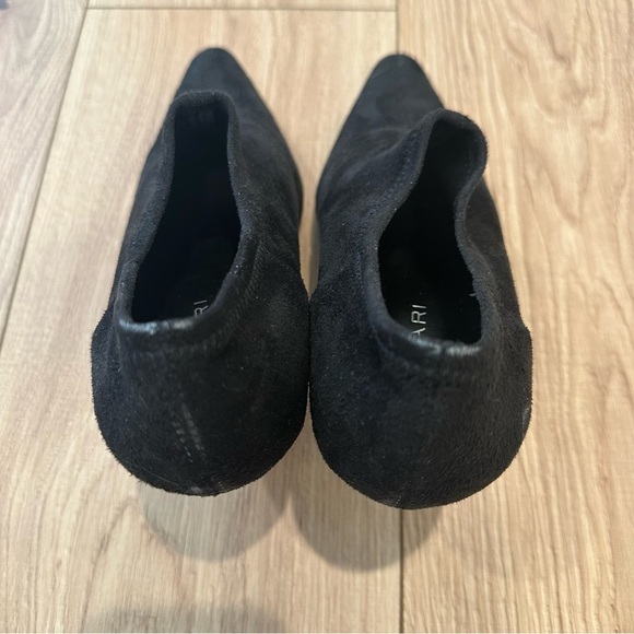 Tahari TA Zest Black Suede Heeled Shoes - Picture 11 of 11